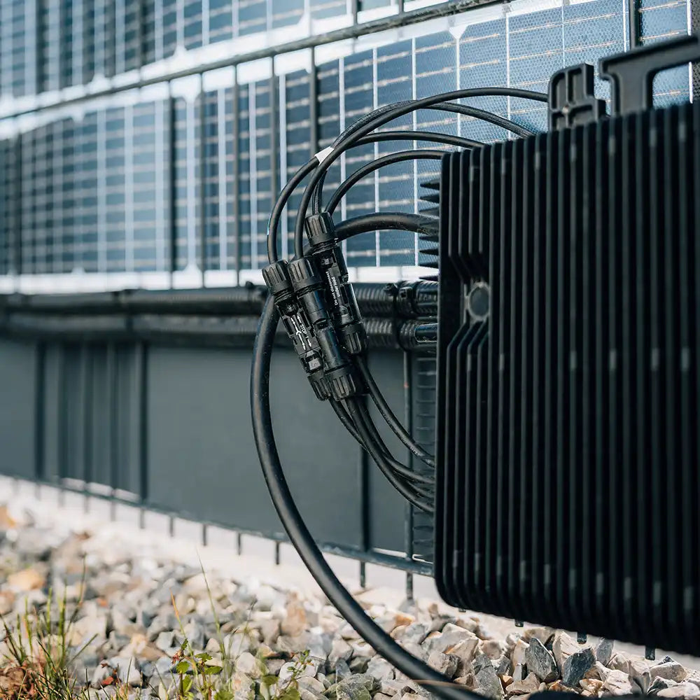 Solar-Balkonkraftwerk für Doppelstabmattenzaun – 800 W steckerfertig (468 Wp)