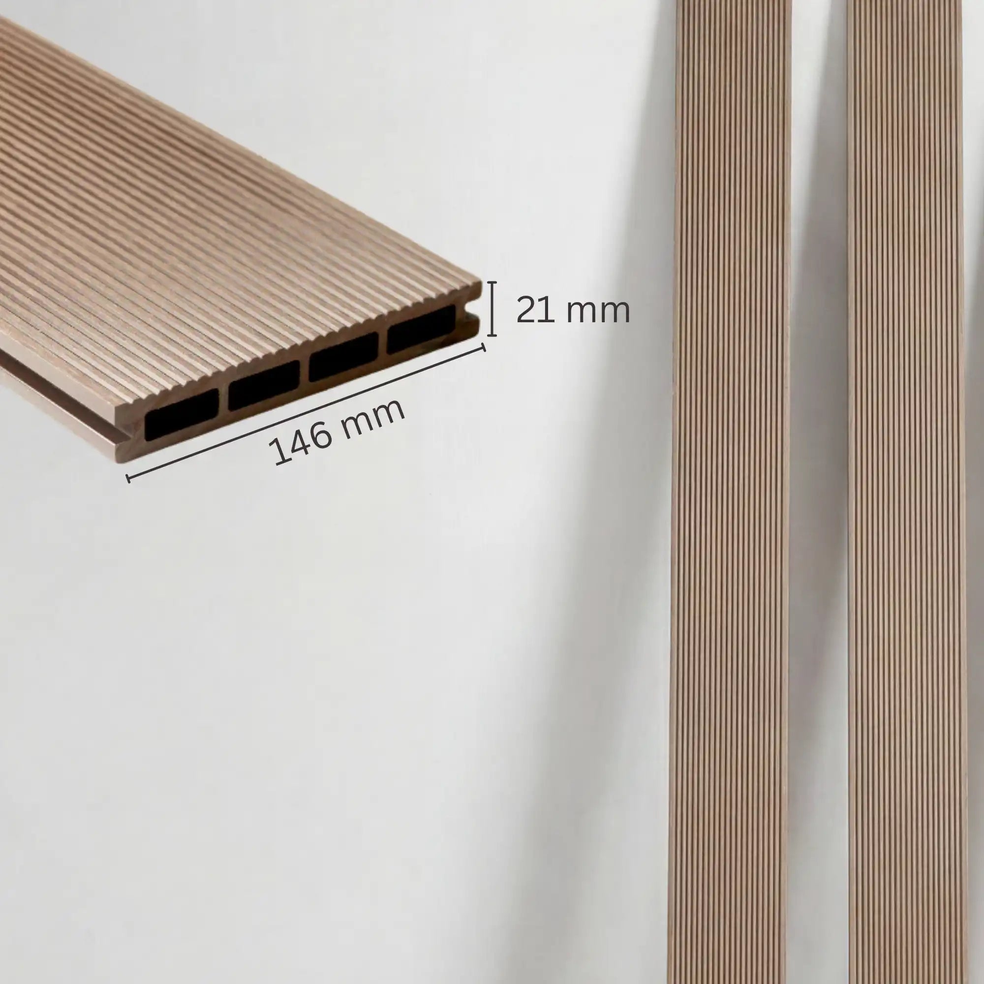 WPC-Komplettset Teak Geriffelt Basic Hohldiele